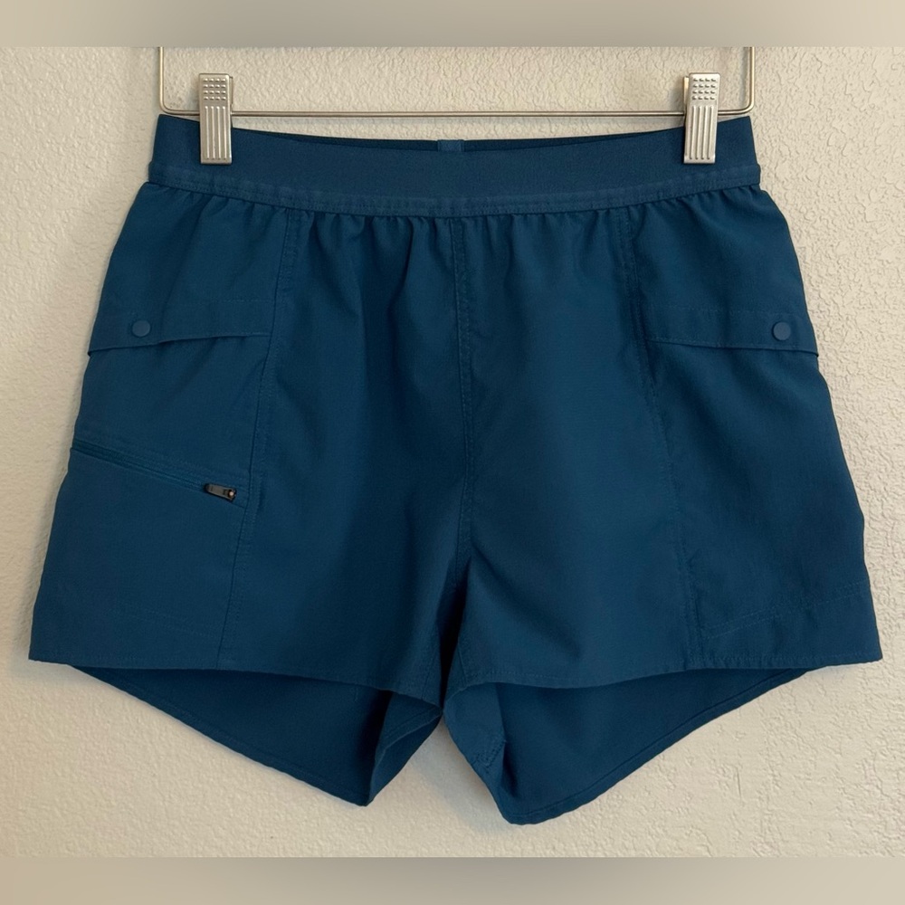 BRAND NEW Mountain Hardwear Blue Hiking Shorts With Pockets